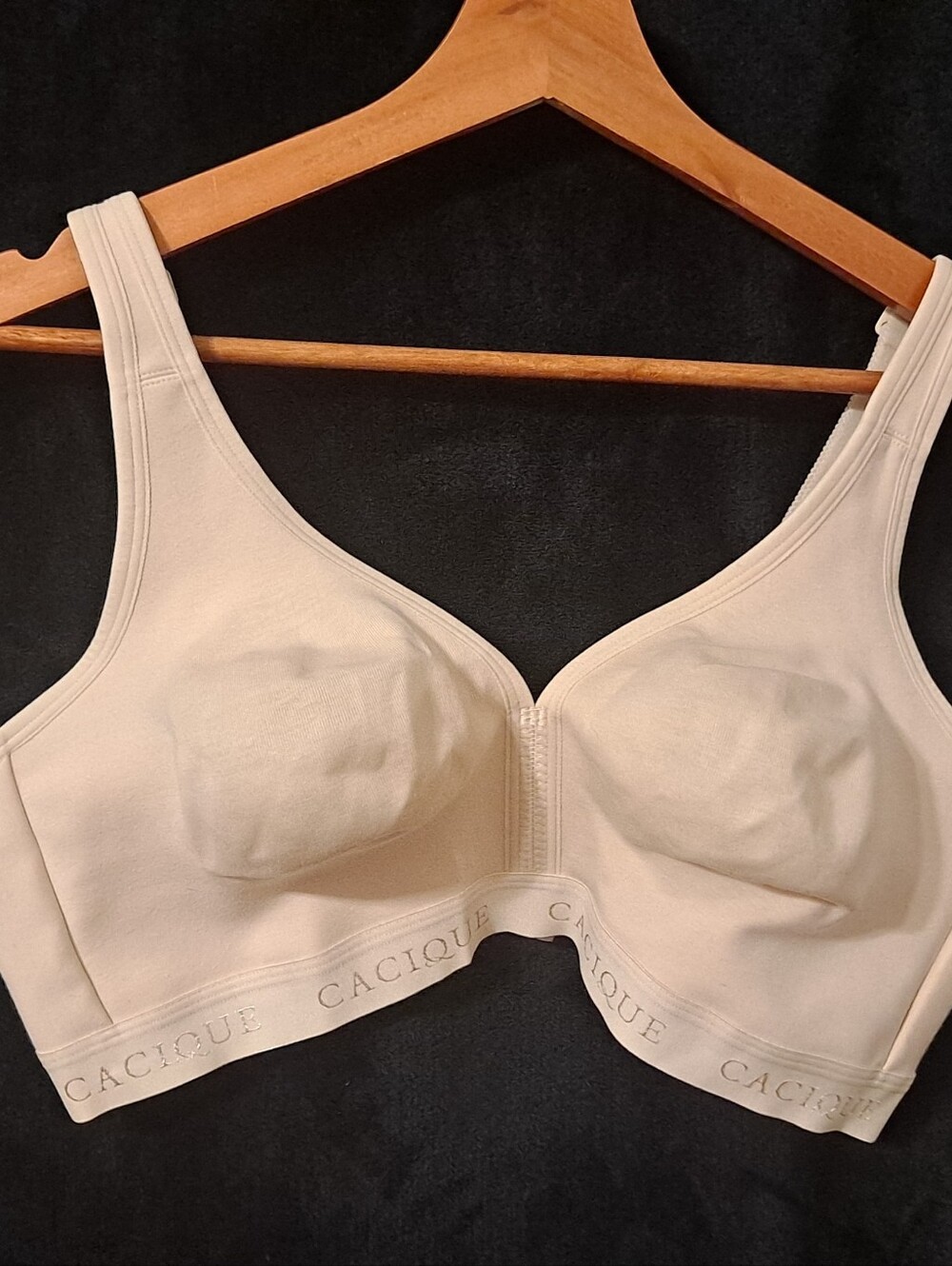 Cacique Light Cream Wireless Support Bra Sz 40D